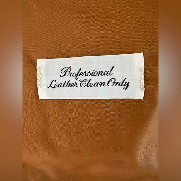 Vintage 70s lightweight  brown leather vest.  Sears brand, men’s size 40 regular - Picture 4 of 13